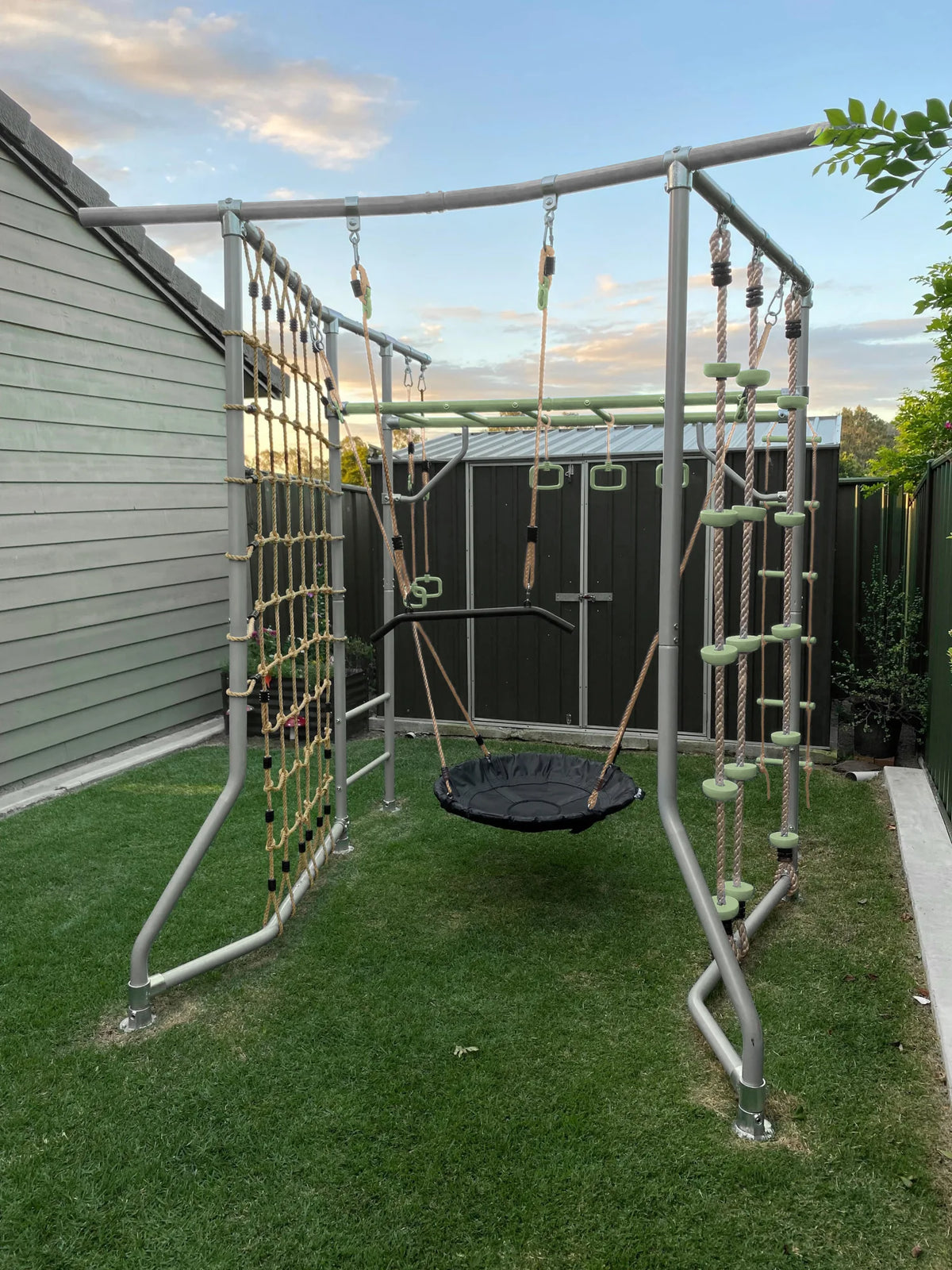 THE COMPACT in green in a family garden